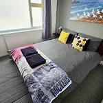 3 Bed House, Stunning Views And Free Parking