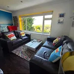 3 Bed House, Stunning Views And Free Parking