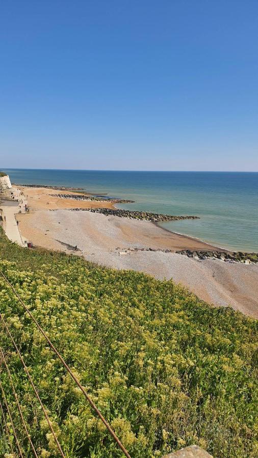 Hébergement de vacances 3 Bed House, Stunning Views And Free Parking