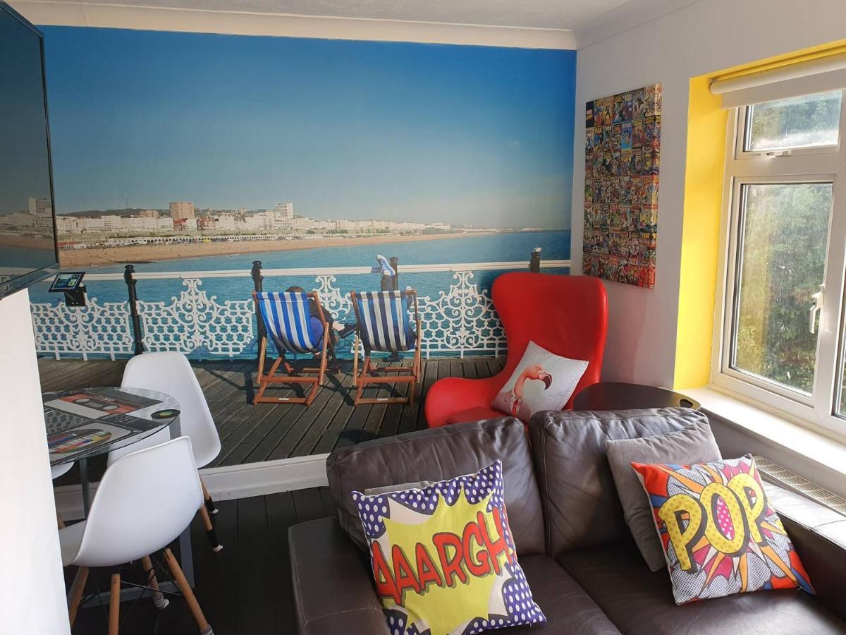 3 Bed House, Stunning Views And Free Parking *