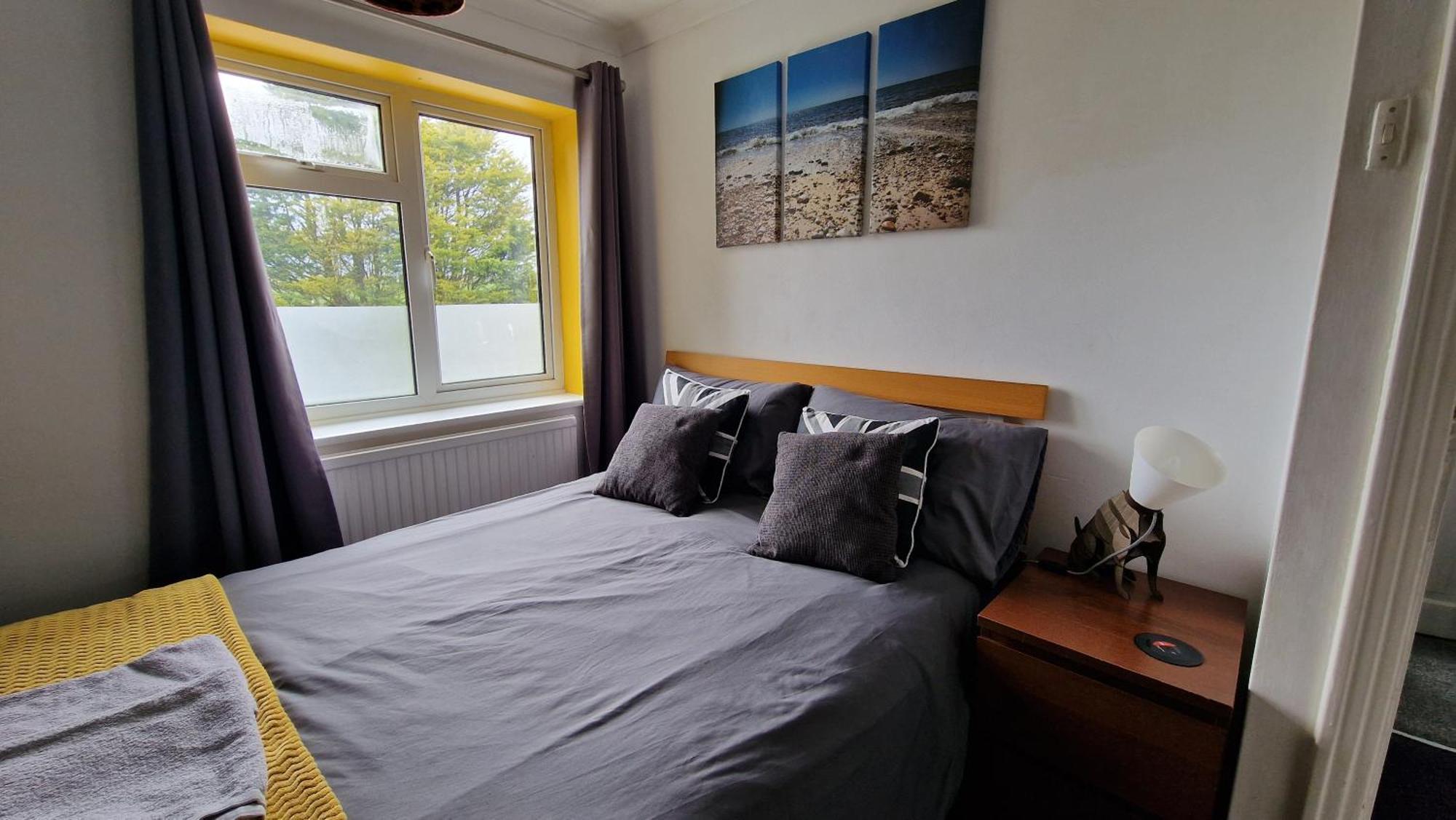 3 Bed House, Stunning Views And Free Parking