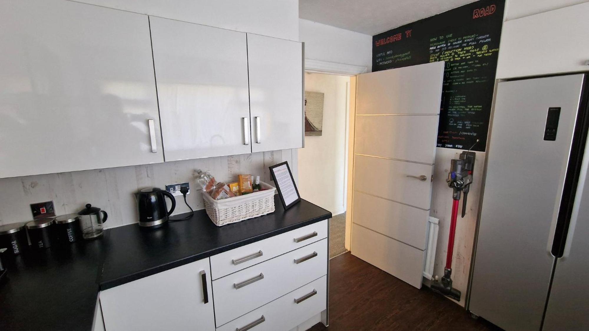 3 Bed House, Stunning Views And Free Parking Hébergement de vacances