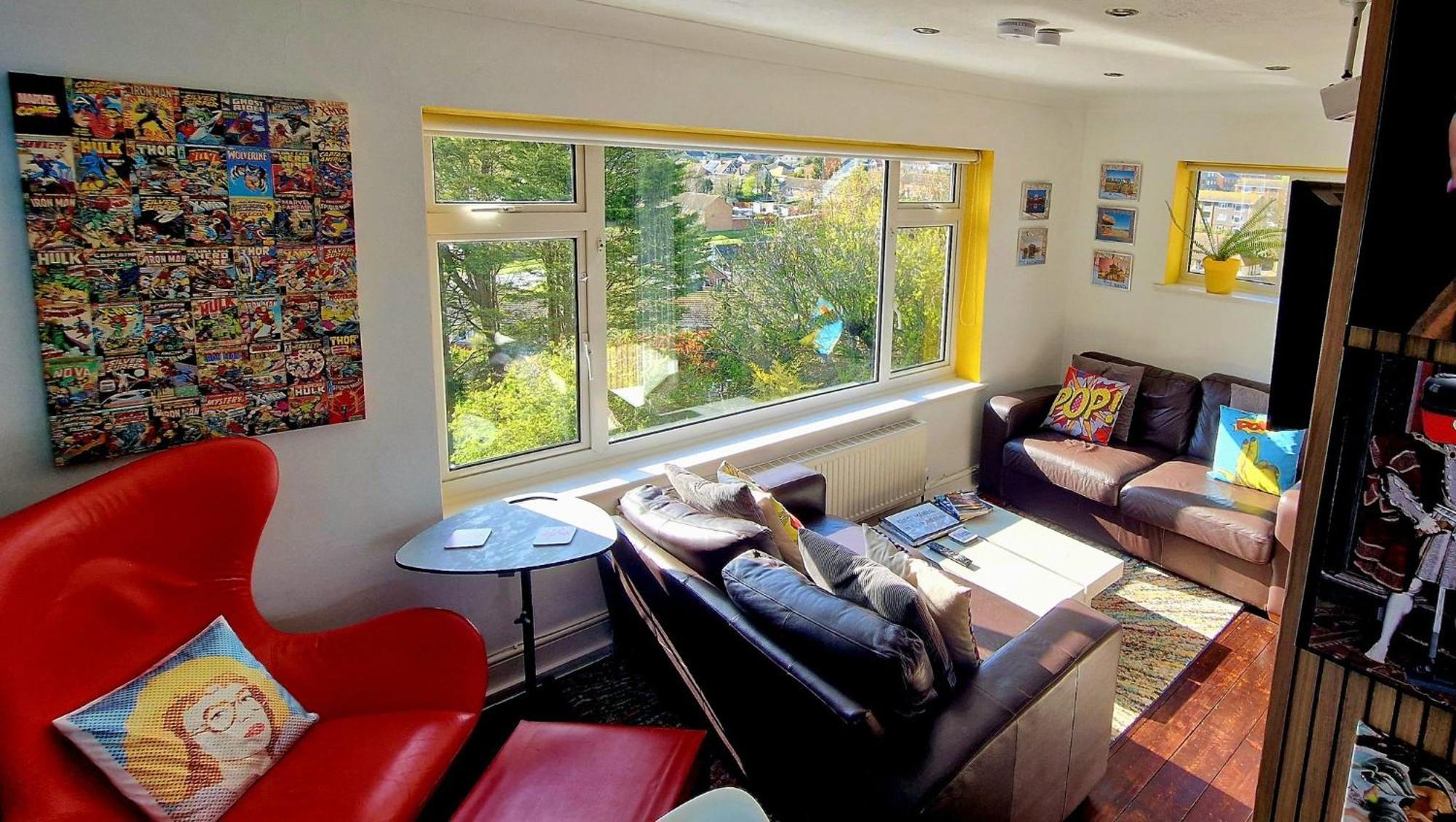 3 Bed House, Stunning Views And Free Parking